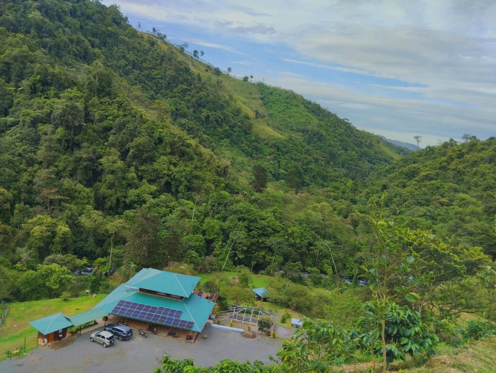 Hotel Rivel - Restaurant & Nature Retreat Turrialba Exterior photo