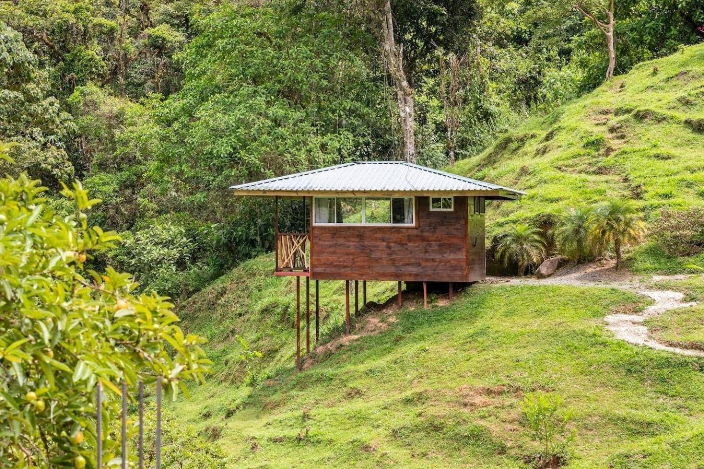 Hotel Rivel - Restaurant & Nature Retreat Turrialba Exterior photo