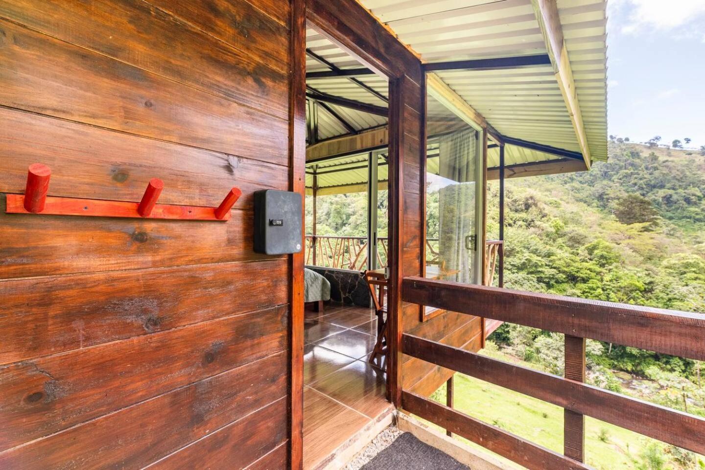 Hotel Rivel - Restaurant & Nature Retreat Turrialba Exterior photo
