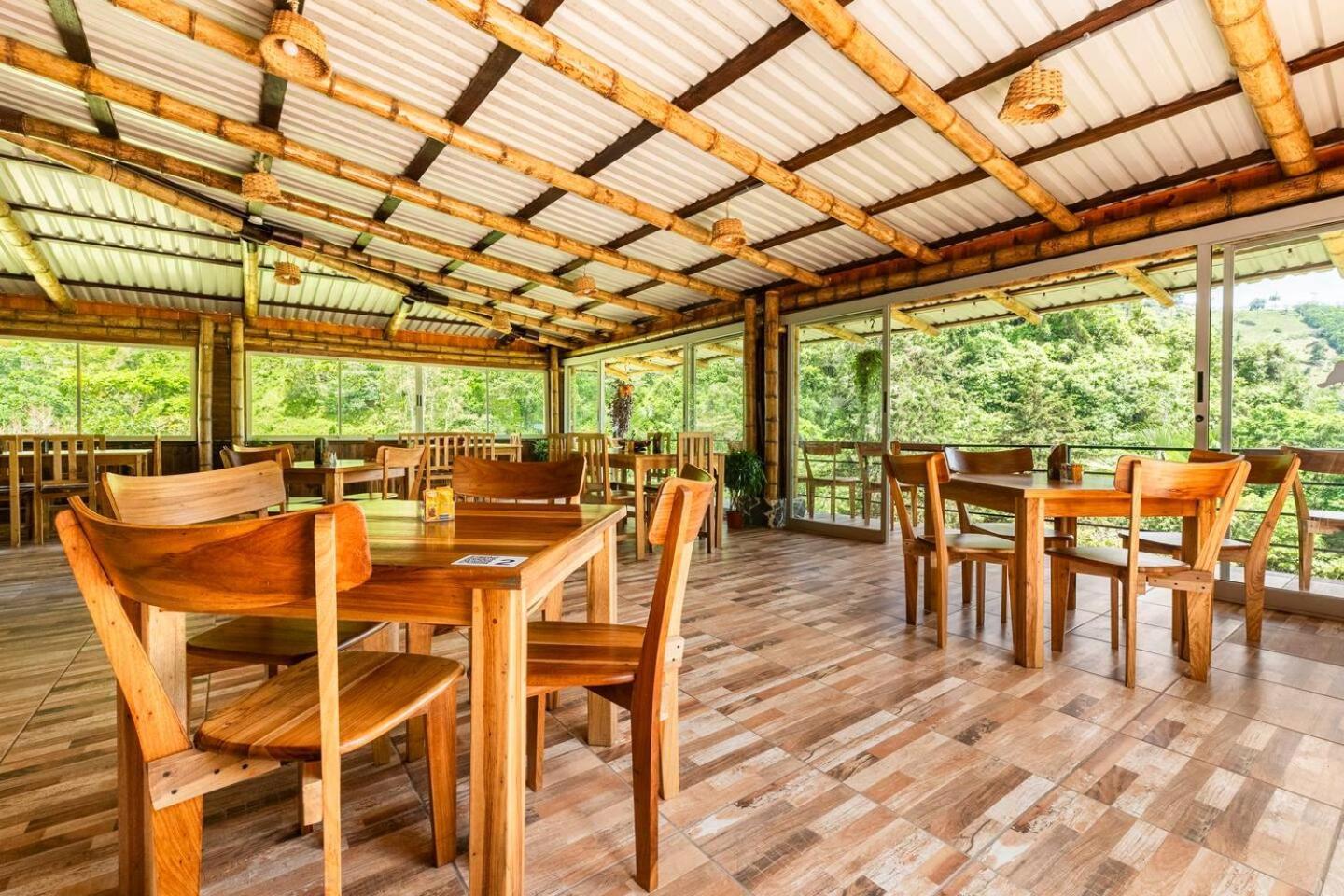 Hotel Rivel - Restaurant & Nature Retreat Turrialba Exterior photo