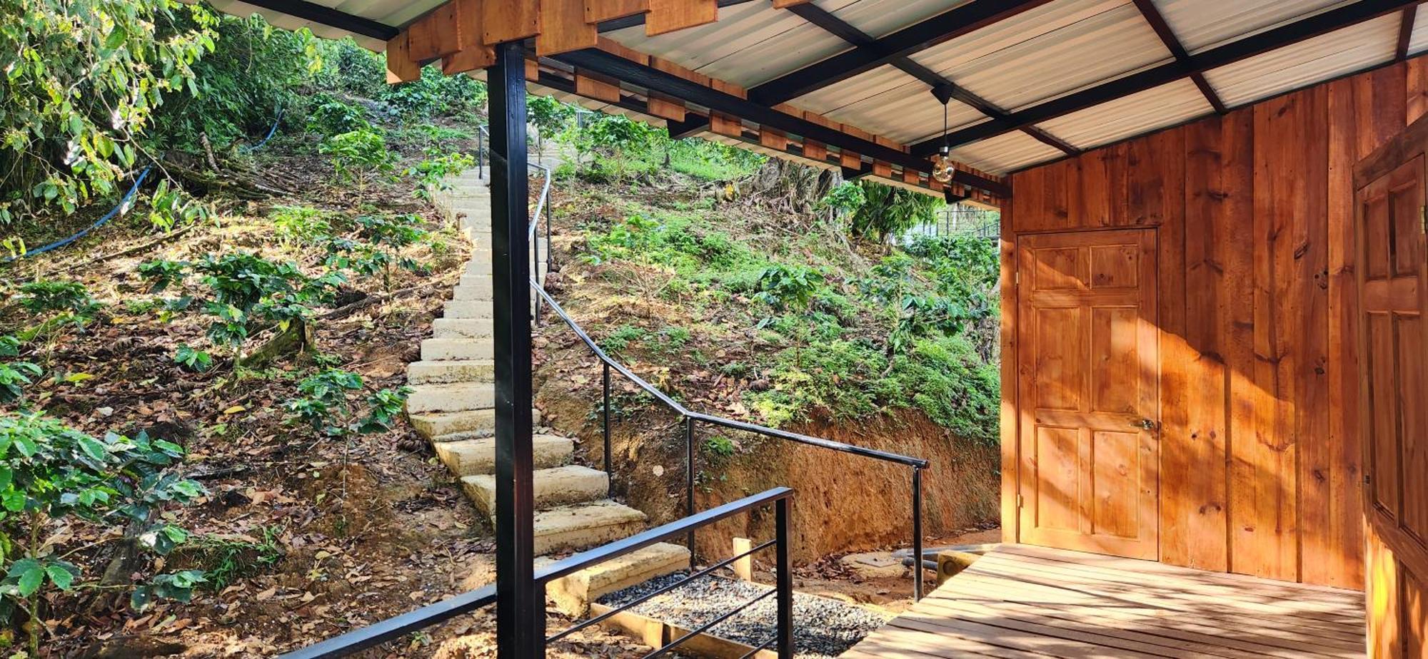 Hotel Rivel - Restaurant & Nature Retreat Turrialba Exterior photo